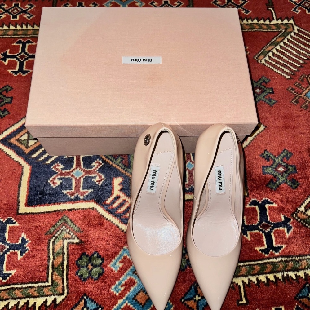 Miu Miu Calzature Donna Patent Pumps with ankle wrap ribbons Size 36